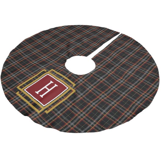 Black Red and yellow Tartan Monogram Polyester Weihnachtsbaumdecke (Schrägansicht)