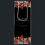 Black Red Berry Eucalyptus Christmas/Holiday Geschenktüte Für Weinflaschen<br><div class="desc">Eleganter,  schwarzer,  Weihnachts-/Feiertagsweinbeutel mit einem Rand von handgemalten roten Beeren und Eukalyptus. Der gesamte Text ist vollständig editierbar,  sodass Sie den Schriftart leicht ändern können. Verschiedene Taschen in verschiedenen Größen und Koordinatensets in meinem Geschäft verfügbar.</div>