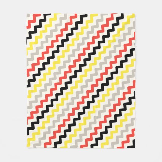 Black Red Yellow Diagonal Zigzag Afrikanisches Mus Fleecedecke (Vorderseite)