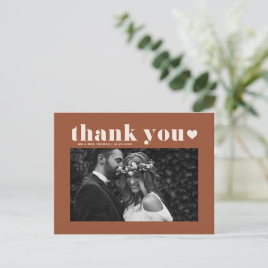 Black Retro Bold Typografy Wedding Danke Postkarte (Stehend Vorderseite)