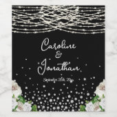 Black Rustic White Roses String Lights Wedding Weinetikett (Einzelnes Label)