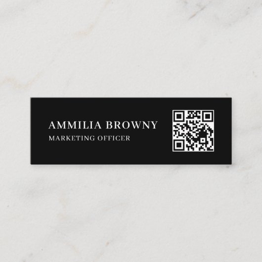Black Scannable QR | Minimal Modern Contact Design Mini Visitenkarte (Vorderseite)