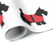 Black Scott mit Red Coat Wrapping Paper Geschenkpapier (Rolleneckpunkt)