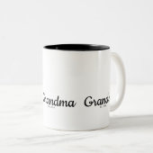Black Script Established Grandma Zweifarbige Tasse (VorderseiteRechts)