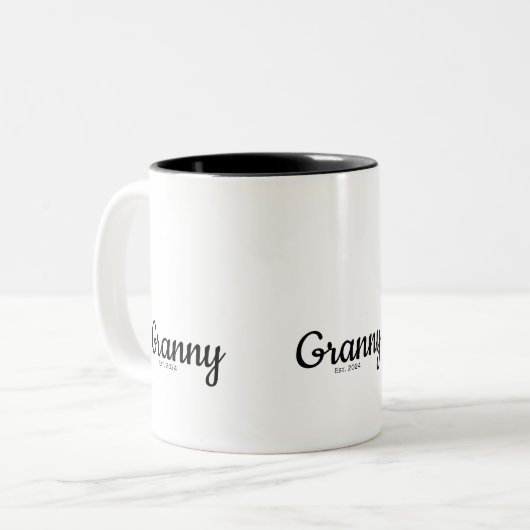 Black Script Established Grandma Zweifarbige Tasse (Vorderseite Links)