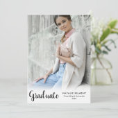 Black Script Modernes Graduate Foto Abschluss Einladung (Stehend Vorderseite)