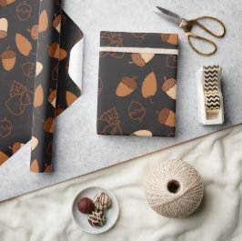 Black Seamless Wrapping Paper: Hazelnut und Blätte Geschenkpapier