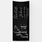 Black She has It Script Heart Graduation Party Banner (Vertikal)