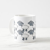 Black Sheep White Flock Stehend Out in der Menge! Kaffeetasse (Vorderseite Links)