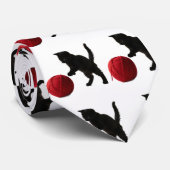 Black Silhouette Kitty, with red wool Ball (Multi) Krawatte (Gerollt)