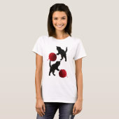 Black Silhouette Kitty, with red wool Ball T-Shirt (Vorne ganz)