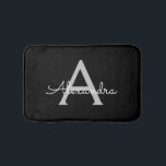 Black Silver Modern Script Girl Monogram Name Badematte<br><div class="desc">Schwarz und Silver einfache Skriptmonogramm Name Bath passt. Dies macht den perfekten Abschluss,  Geburtstag,  Hochzeit,  Brautparty,  Jubiläum,  Babydusche oder Junggeselinnen-Abschied Geschenk für jemanden,  die Lieben glamourösen Luxus und schicke Stile.</div>