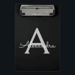Black Silver Modern Script Girl Monogram Name Mini Klemmbrett<br><div class="desc">Planungs-Zwischenablage für schwarze und Silbernamen. Das macht den perfekten 16 Geburtstag,  Hochzeit,  Brautparty,  Jubiläum,  Babydusche oder Junggeselinnen-Abschied Geschenk für jemanden,  der Lieben glamourösen Luxus und schicke Stile.</div>