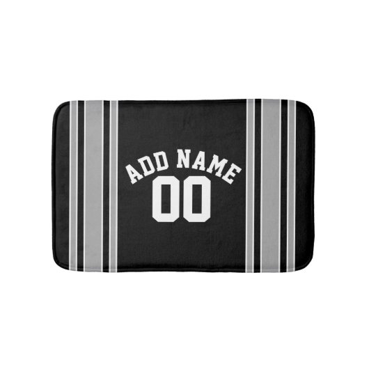 Black Silver Sports Jersey mit Namen und Nummer Badematte (Vorderseite)