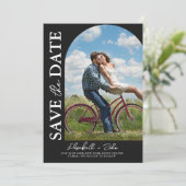 Black Simple Arch Foto Wedding Save the Date (Stehend Vorderseite)