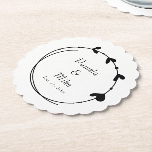 Black Simple Heart Wreath Wedding Untersetzer (angewinkelt)