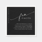 Black Simple Modern Script Fun Fakten Hochzeit Serviette (Vorderseite)