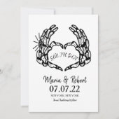 Black Skeleton Hand Heart Wedding Rings Doodle Einladung (Vorderseite)
