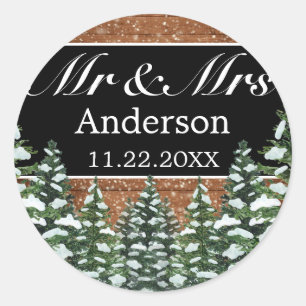 Black Snowy Wood & Forest Pine MR MRS. Wedding Runder Aufkleber