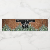 Black Snowy Wood & Forest Pine Wedding Wasserflaschenetikett (Einzelnes Label)