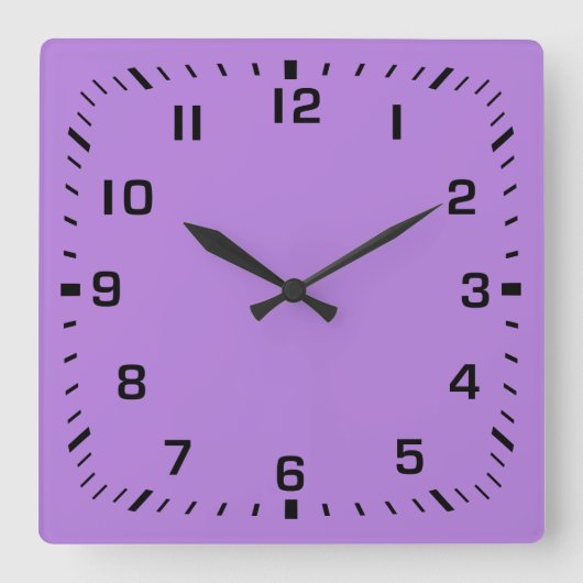 Black Square Number Faceplate auf Lavender Lila Quadratische Wanduhr (Vorderseite)