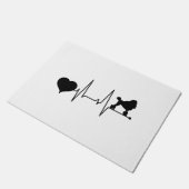 Black Standard Poodle Heartbeat Fußmatte (Schrägansicht)