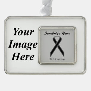 Black Standard Ribbon Tmpl(H-I) von Kenneth Yoncic Rahmen-Ornament Silber