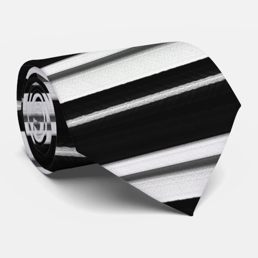 Black Stripe Tie – Bold Modern Accessory Krawatte (Gerollt)
