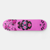Black Sugar Skull auf rosa D-Markenbezeichnung Skateboard (Horizontal)