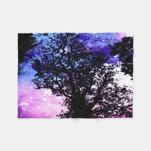 Black Trees Lavender Blue Space Blanket Fleecedecke (Vorderseite (Horizontal))