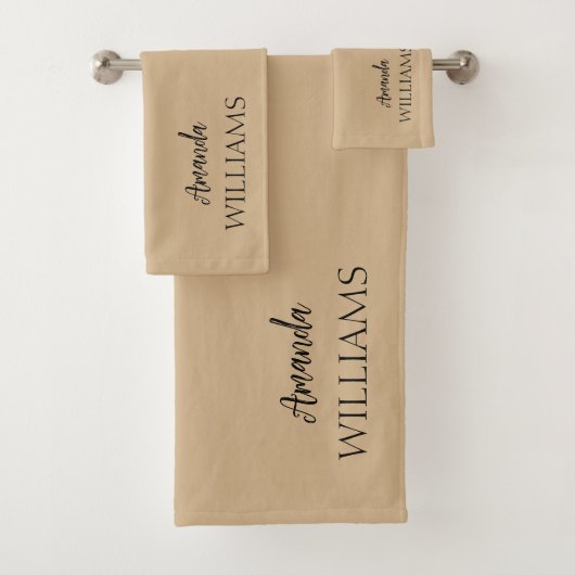 Black Trendy Elegante Vorname | Tan Brown Badhandtuch Set (Insitu)