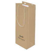 Black Trendy Elegante Vorname | Tan Brown Geschenktüte Für Weinflaschen (Vorderseite Schrägansicht)