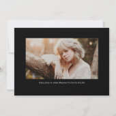 Black Trendy Serif Zwei Fotos Abschluss Ankündigung (Rückseite)