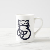 Black Trinity Knot Celtic Cat Bone China Tasse (Rechts)