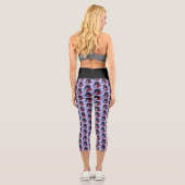 Black Unicorn Flowers Purple Capri Leggings (Rückseite)