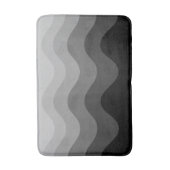 Black Wavey Stripe Modern Bath Mat Badematte (Vorderseite Vertikal)