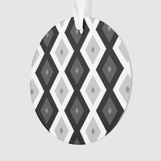 Black, white and grey diamond pattern ornament (Vorderseite)
