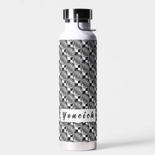 Black & White Balance von Kenneth Yoncich Trinkflasche