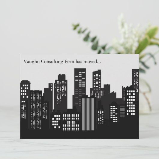Black White Building Skyline Business Moving Ankündigung (Stehend Vorderseite)