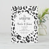Black & White Cheetah Leopard Chic Wedding Einladung (Stehend Vorderseite)