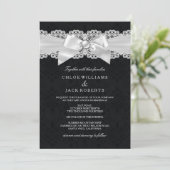 Black & White Damask & Pearl Bow Wedite Einladung (Stehend Vorderseite)