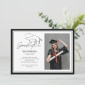 Black White Graduation cap typography photo Einladung (Stehend Vorderseite)