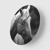 Black White Horse Runde Wanduhr (Winkel)