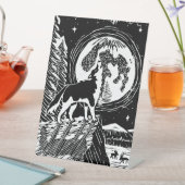 Black & White Howling Husky am Abend Linocut Sockelschild (In Situ)