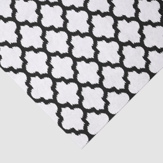 Black & White Ikat Quatrefoil Geometric Pattern Seidenpapier (Ausschnitt)