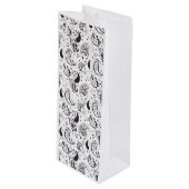 Black & White Paisley Pattern –Elegant Textile Art Geschenktüte Für Weinflaschen (Vorderseite Schrägansicht)