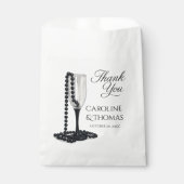 Black & White Pearl Champagne Glass Wedding Geschenktütchen (Vorderseite)