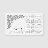 Black White Pine Branch Botanical Calendar 2026 Magnetkarte (Vorderseite)