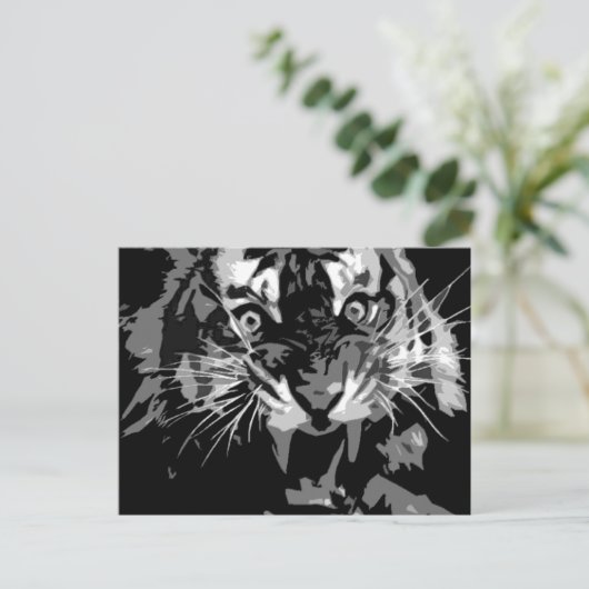 Black & White Roaring Tiger Postkarte (Stehend Vorderseite)