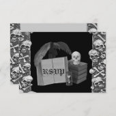 Black & White Romance Skull Spellbook Hochzeit RSVP Karte (Vorne/Hinten)